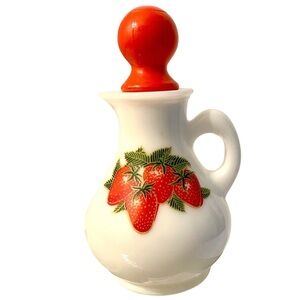 Vintage Avon Milk Glass Strawberries Lidded Jar 4 fl oz Bath Foam Collectible
